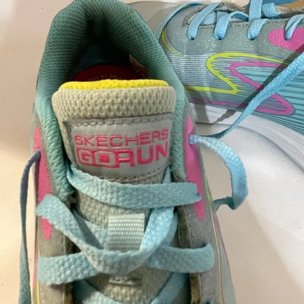 Skechers Go Run‎ Women’s size 6 Elevate Running Shoes Blue Pink Lace Up low top